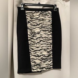 Black/white pencil skirt